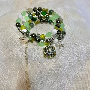 VTG Green memory wire cuff bracelet, mixed glass and stone crystal bracelet